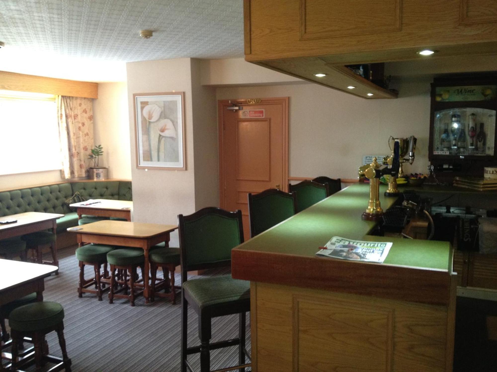 Hall Park Hotel Self Check In Workington Exterior photo